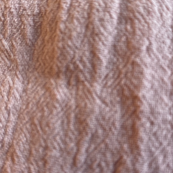 LOVEU.DEAR pink and white tank top say’s size 1X but seem’s small no stretch - Picture 4 of 13